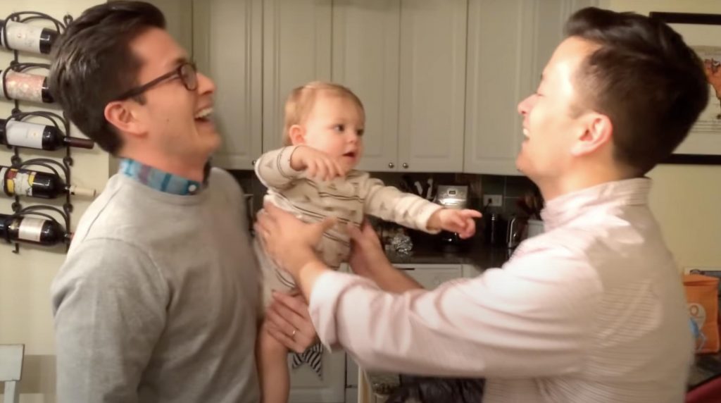Fête des pères : vidéo drôle Youtube du papa jumeau