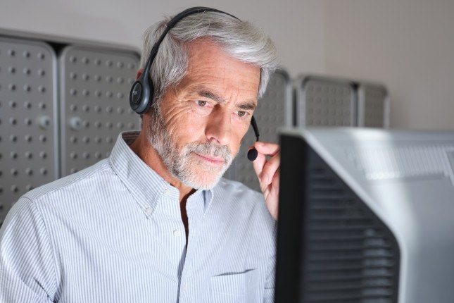Un agent du centre de télésurveillance