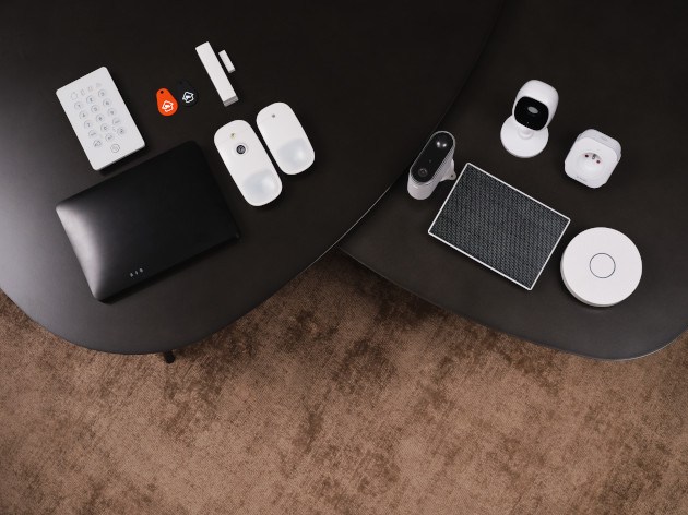 Photo présentant le contenu du Pack de télésurveillance Maison Protégée